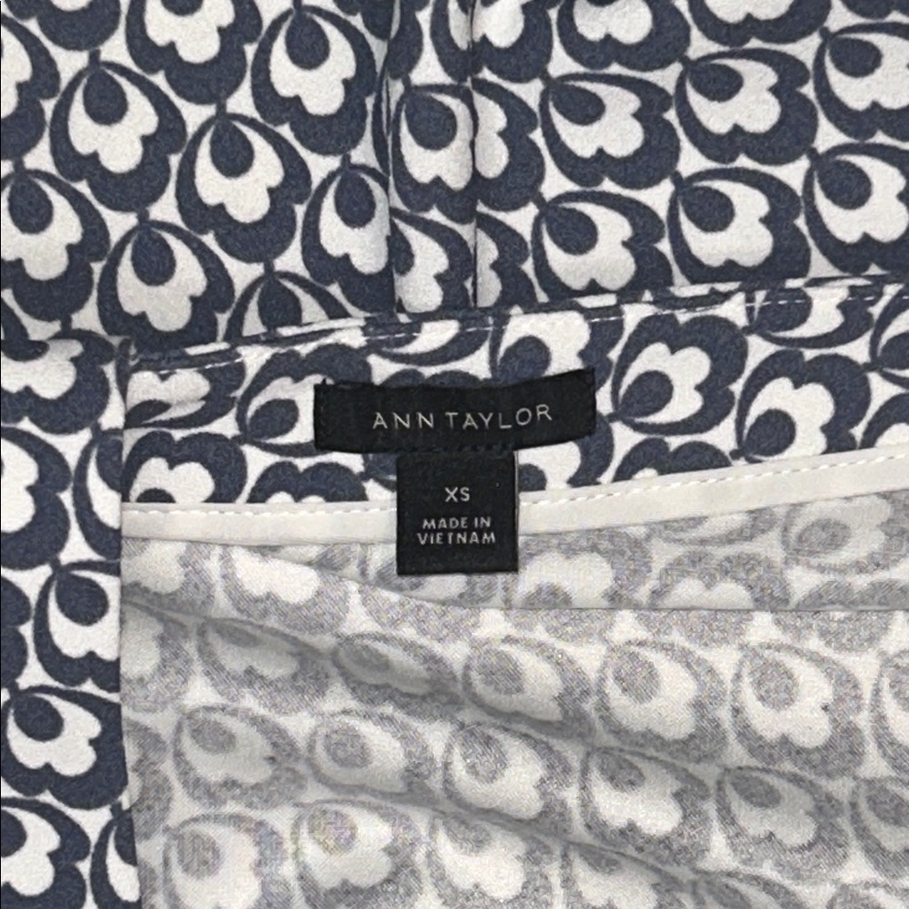 Ann Taylor Blue and Cream Print Peplum Blouse, XS - Picture 3 of 4